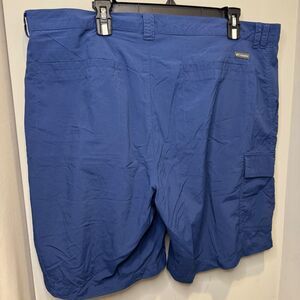 Men's Columbia Omni-Shade Shorts 42W - Navy Blue - Cargo Pocket - Good Preowned